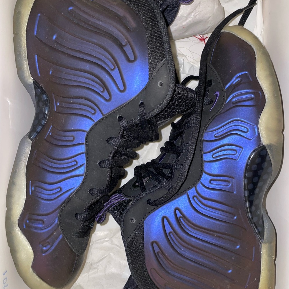 Nike little posite